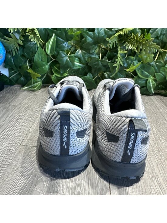 Brooks Revel 5 Gray Ebony Running Shoe Men SAMPLE Size 9